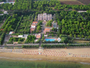 Отель Hotel Adria  Роди-Гарганико